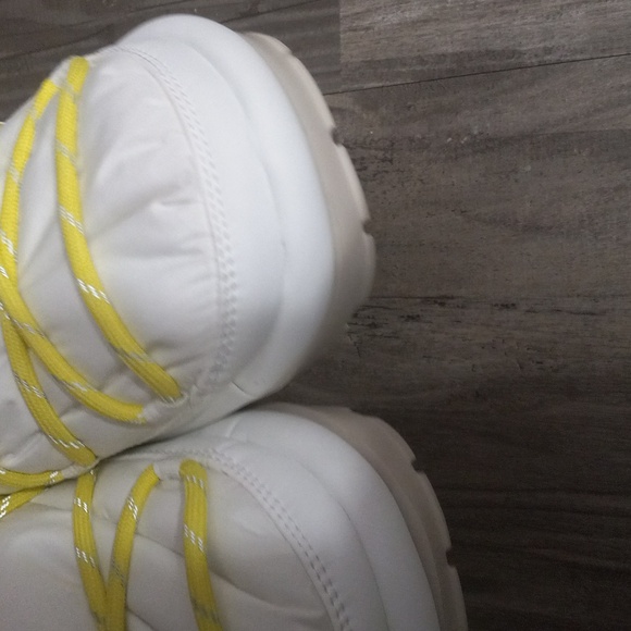 UGG Spaceslider Tech Slide White Slippers - Women's Size 9 - Picture 9 of 15